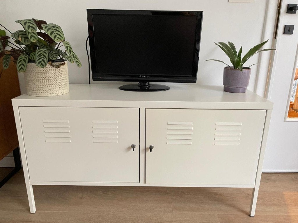 Metalen witte (tv) kast, Ophalen, Gebruikt, 100 tot 150 cm, Minder dan 100 cm