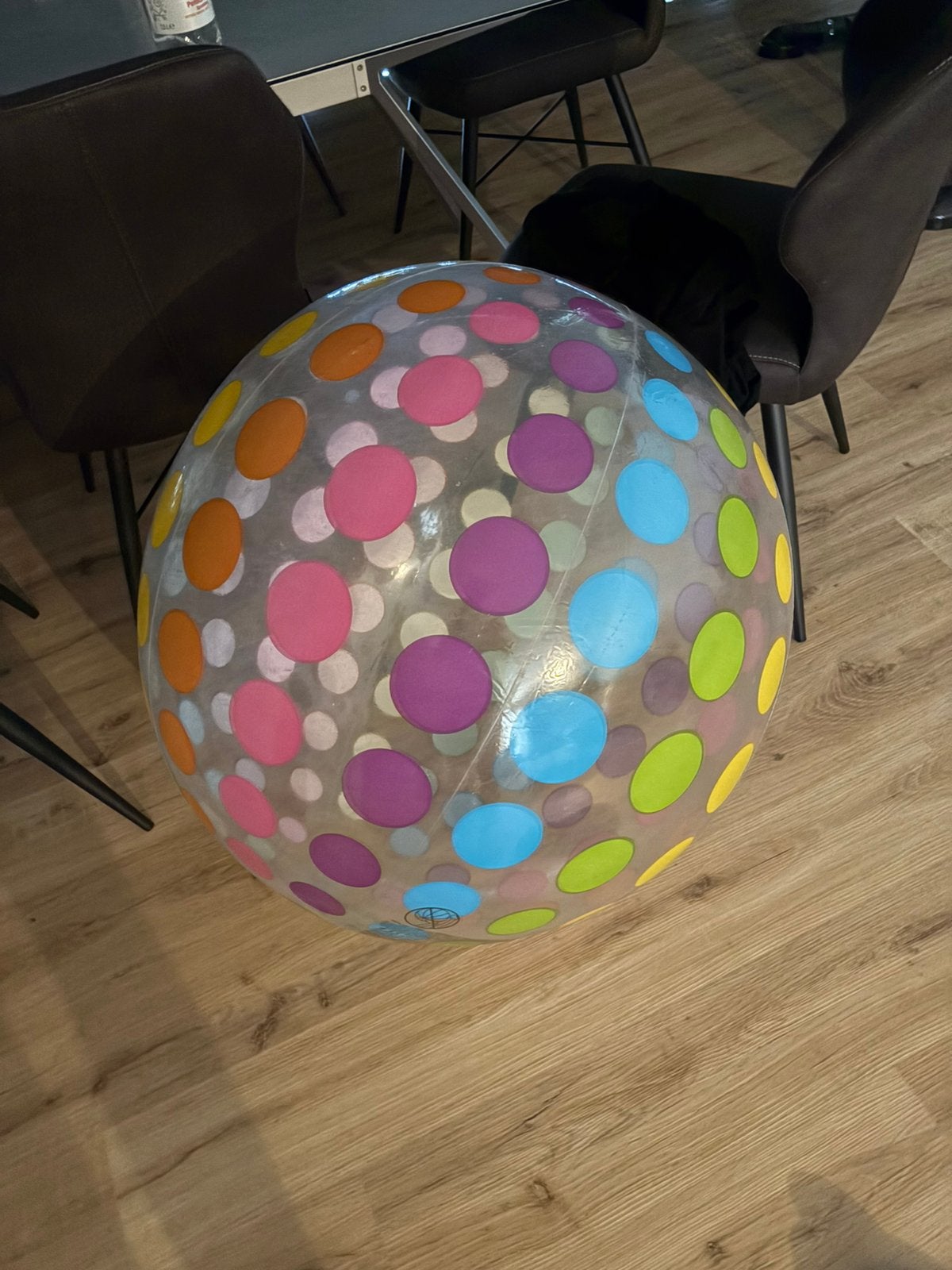 2 grote strandballen, Ophalen, Zo goed als nieuw