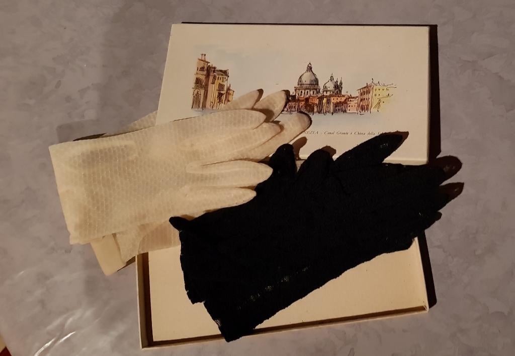 Twee paar vintage handschoenen, Kleding | Dames, Ophalen of Verzenden, Zo goed als nieuw, Handschoenen