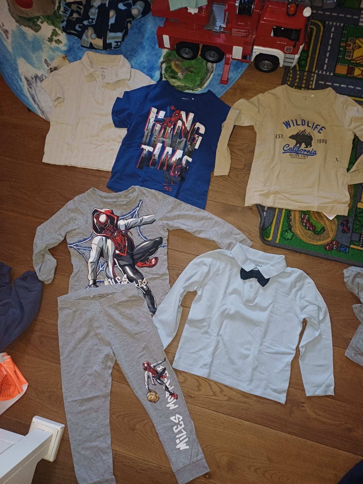 Kinderkleding jongens Name it maat 104, Ophalen
