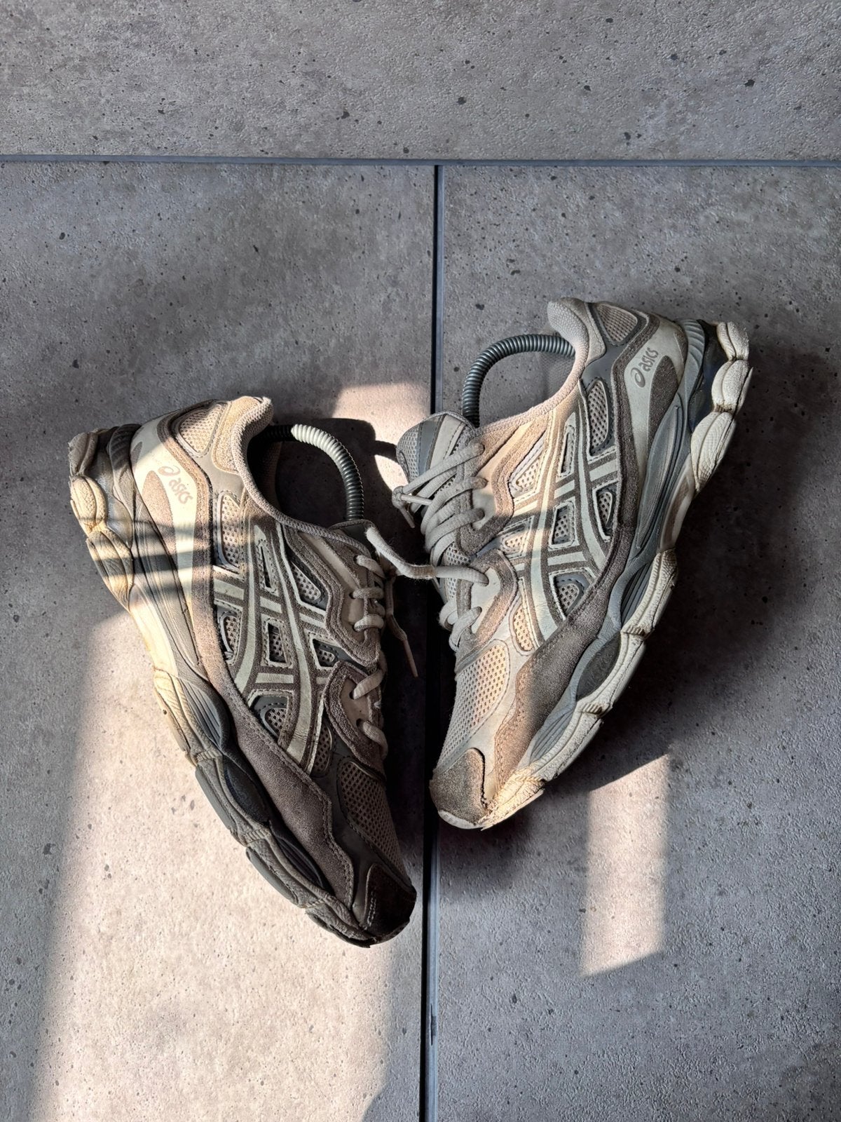 Asics Gel-Nyc Oyster Grey 42 EN SOLDE !, Vêtements | Hommes, Chaussures, Enlèvement ou Envoi, Autres couleurs, Comme neuf, Baskets
