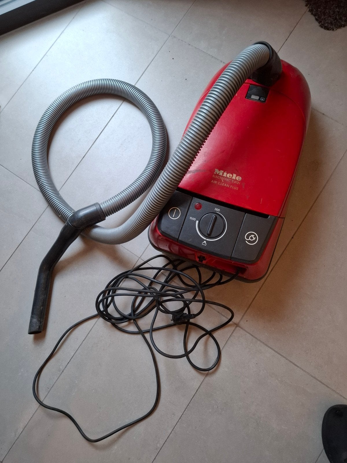 stofzuiger Miele, Elektronische apparatuur, Gebruikt, Miele, Sledestofzuiger, 1200 tot 1600 watt