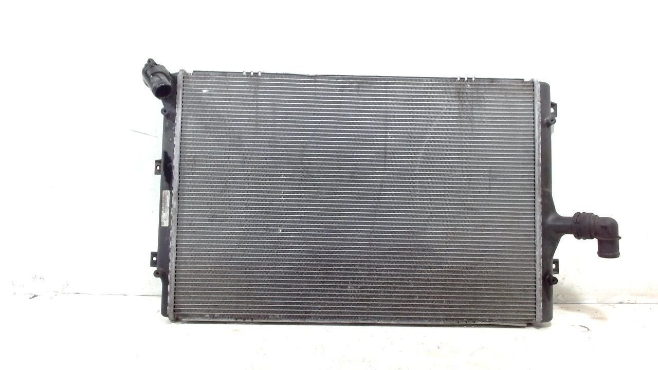 Radiateur Volkswagen Passat, Onderdelen@venauto.nl, Van der Ven Autorecycling B.V., Ettenseweg 76, 4706 PB Roosendaal, The Netherlands