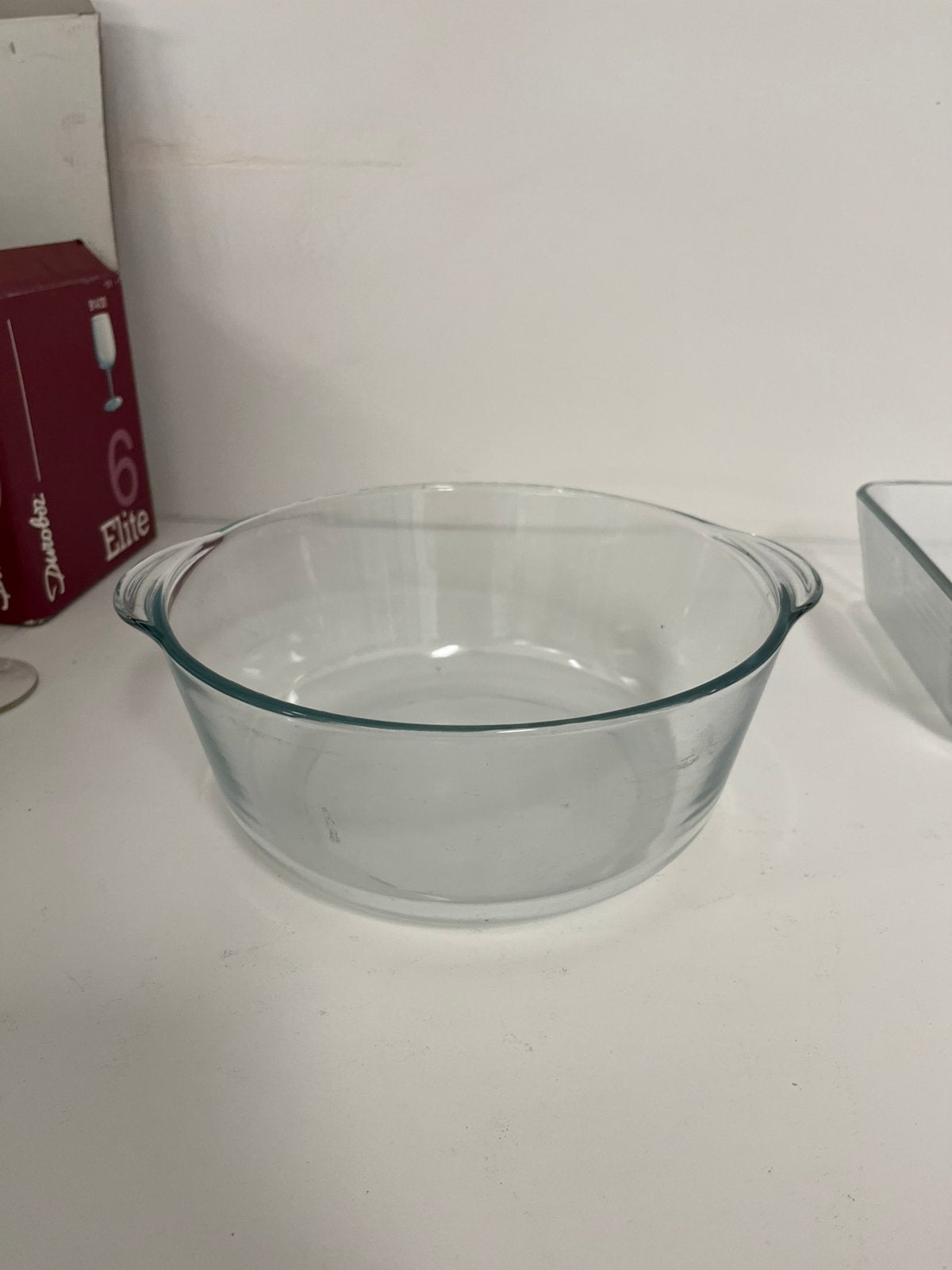 glazen kom met handvaten, Huis en Inrichting, Keuken | Tupperware, Ophalen, Zo goed als nieuw