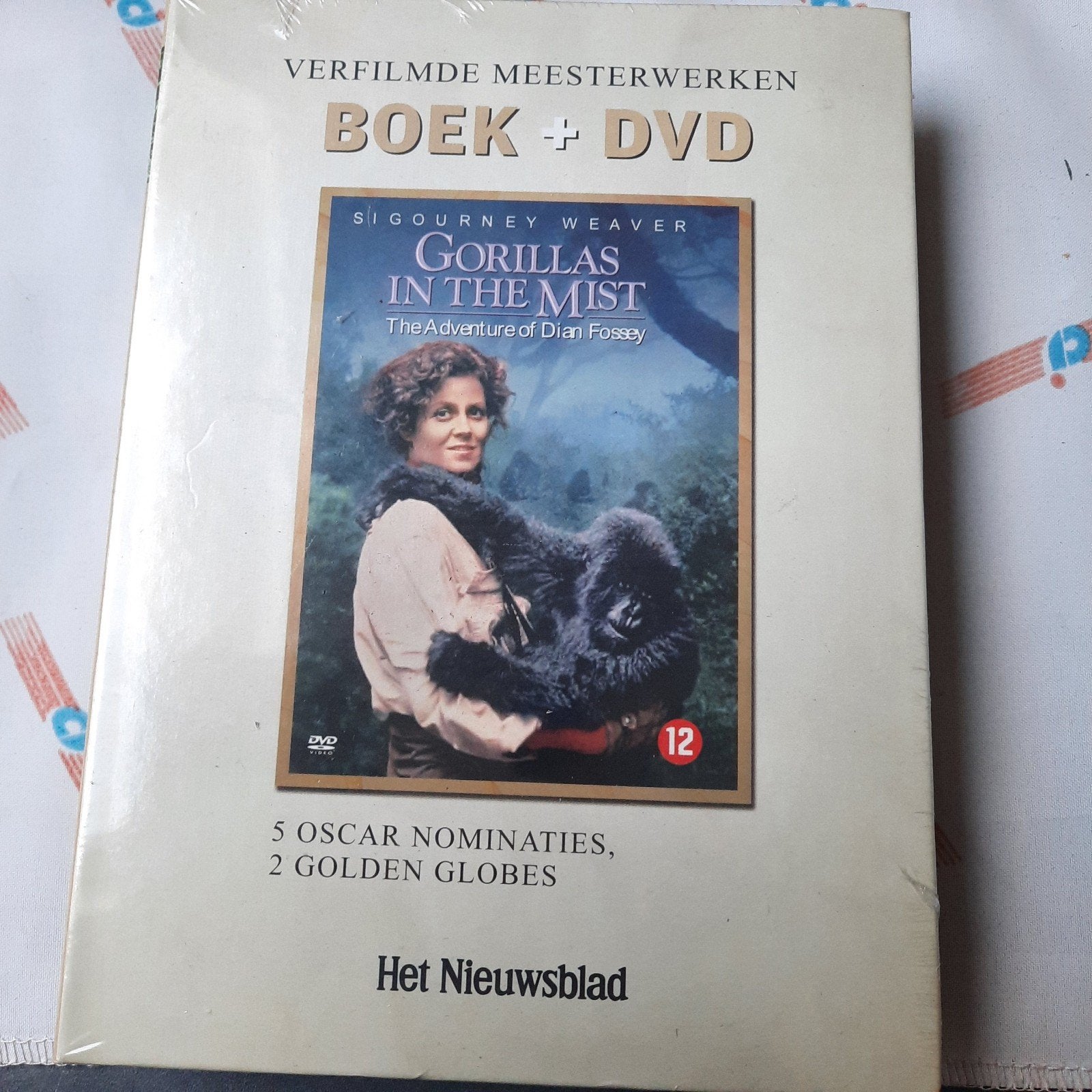 dvd + boek Gorilla's in the mist, Ophalen