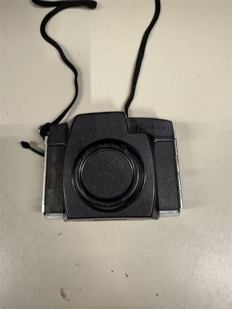 Vintage camera - brownie 44a camera dakon lens, TV, Hi-fi & Vidéo, Appareils photo analogiques, Enlèvement ou Envoi, Utilisé