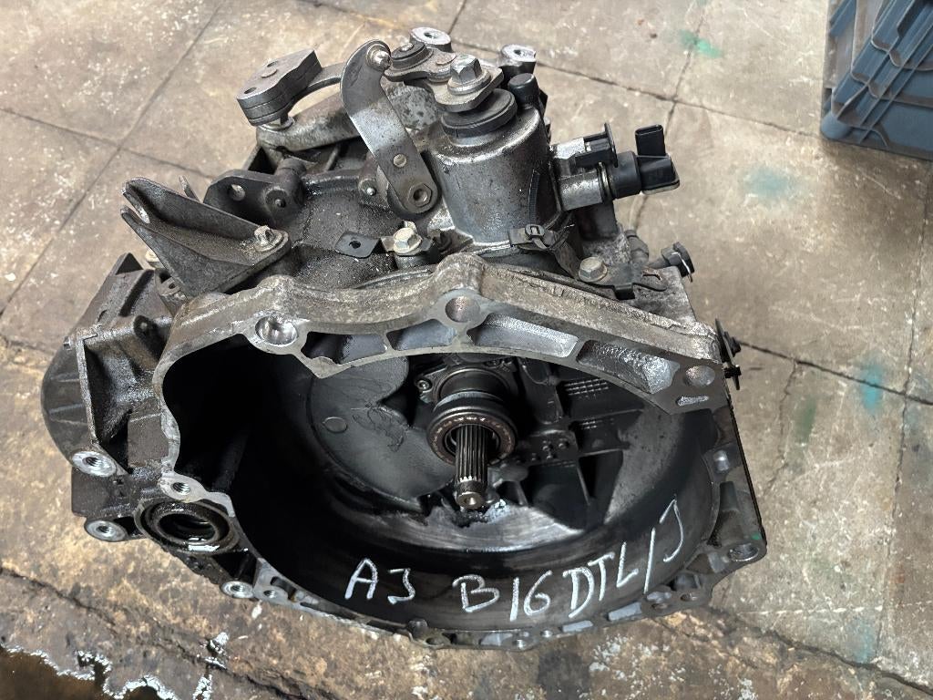 BOITE 6 VITESSES OPEL ASTRA J 1600 TURBO DIESEL, Autos : Pièces & Accessoires, Transmission & Accessoires, Opel, Utilisé, Enlèvement