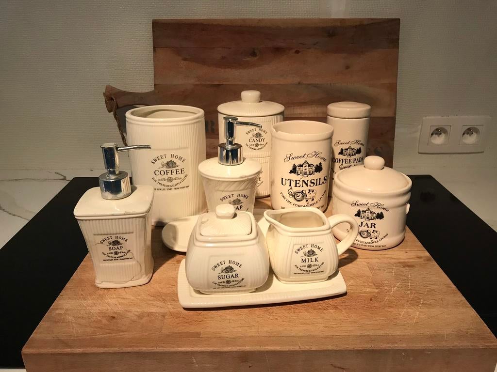 Brocant landelijk servies: koekjespot, zeeppomp, schaal, …, Tuin en Terras, Ophalen, Gebruikt