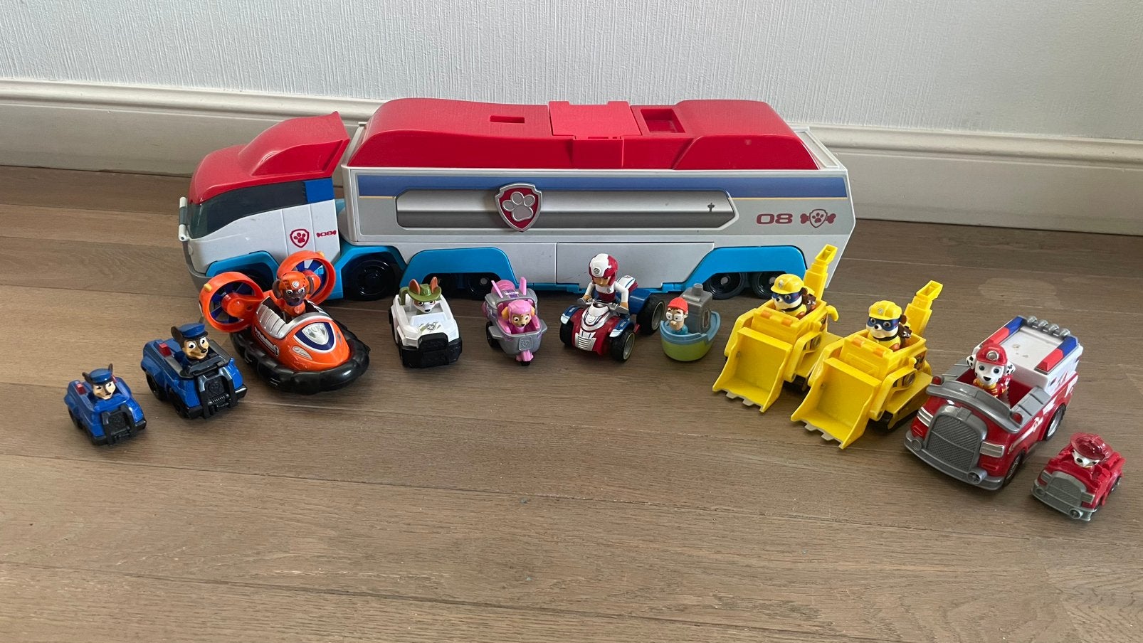 Paw Patrol truck + attributen, Enlèvement ou Envoi, Comme neuf