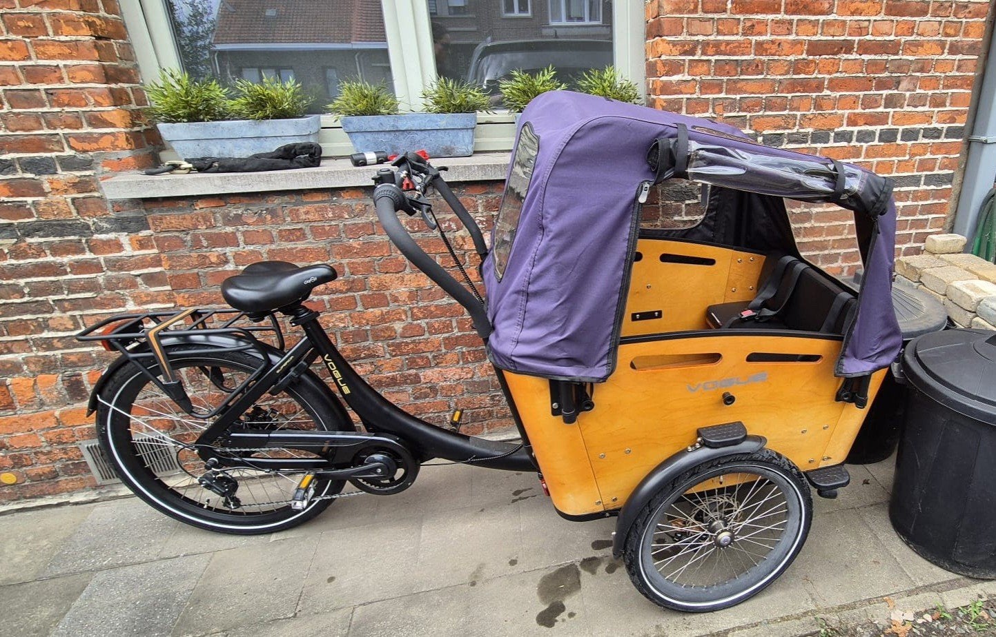 Elektrische bakfiets vogue carry3/superior3, Fietsen en Brommers, Fietsen | Bakfietsen, 4 kinderen of meer, Huif, Zo goed als nieuw