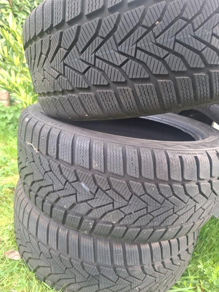 Winter banden 225/45 r17 zo goed als nieuw, Auto-onderdelen, Banden en Velgen, Ophalen, Gebruikt, 17 inch, Winterbanden
