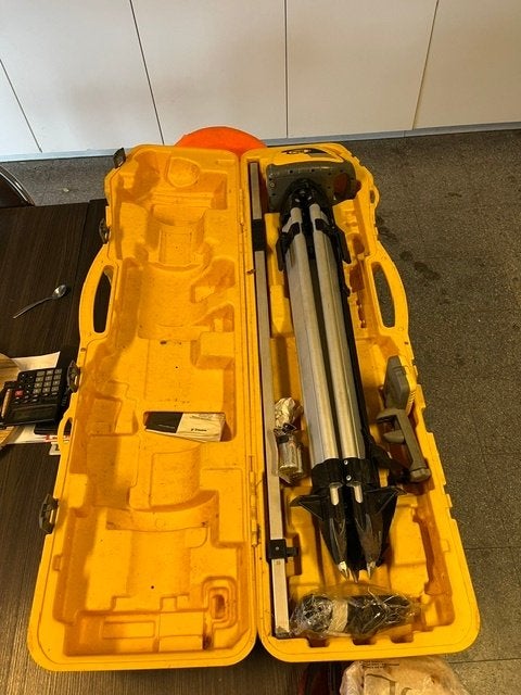 spectra  laser LL100N, Doe-het-zelf en Bouw, Ophalen, Zo goed als nieuw, Overige meters