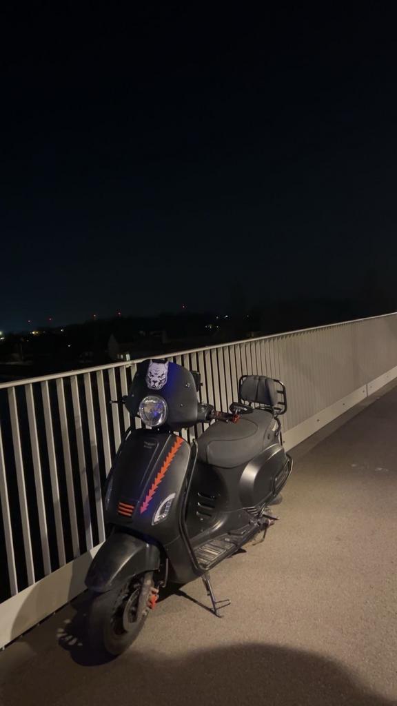 Toscana 50cc, Fietsen en Brommers, Ophalen, Zo goed als nieuw
