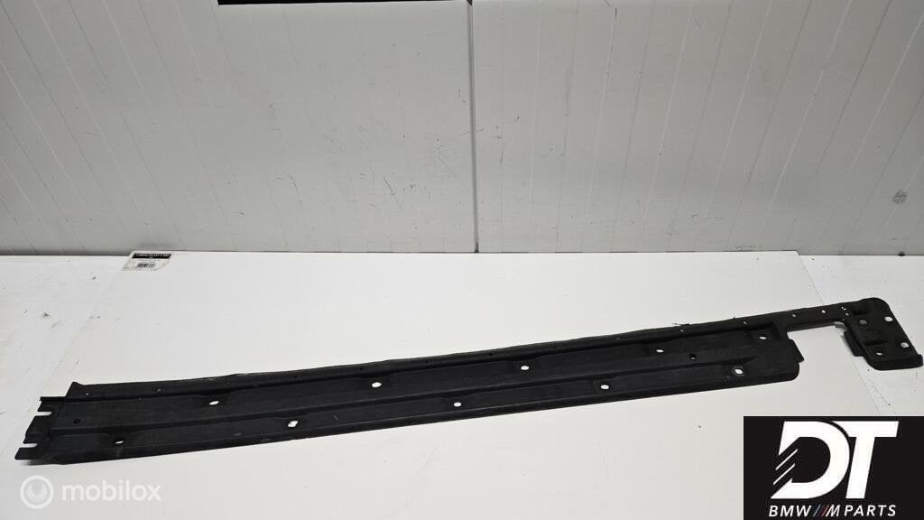 Bodemplaat rechts BMW 5-serie E39 ('95-'03) 51718201496, Enlèvement ou Envoi, Utilisé, BMW, BMW