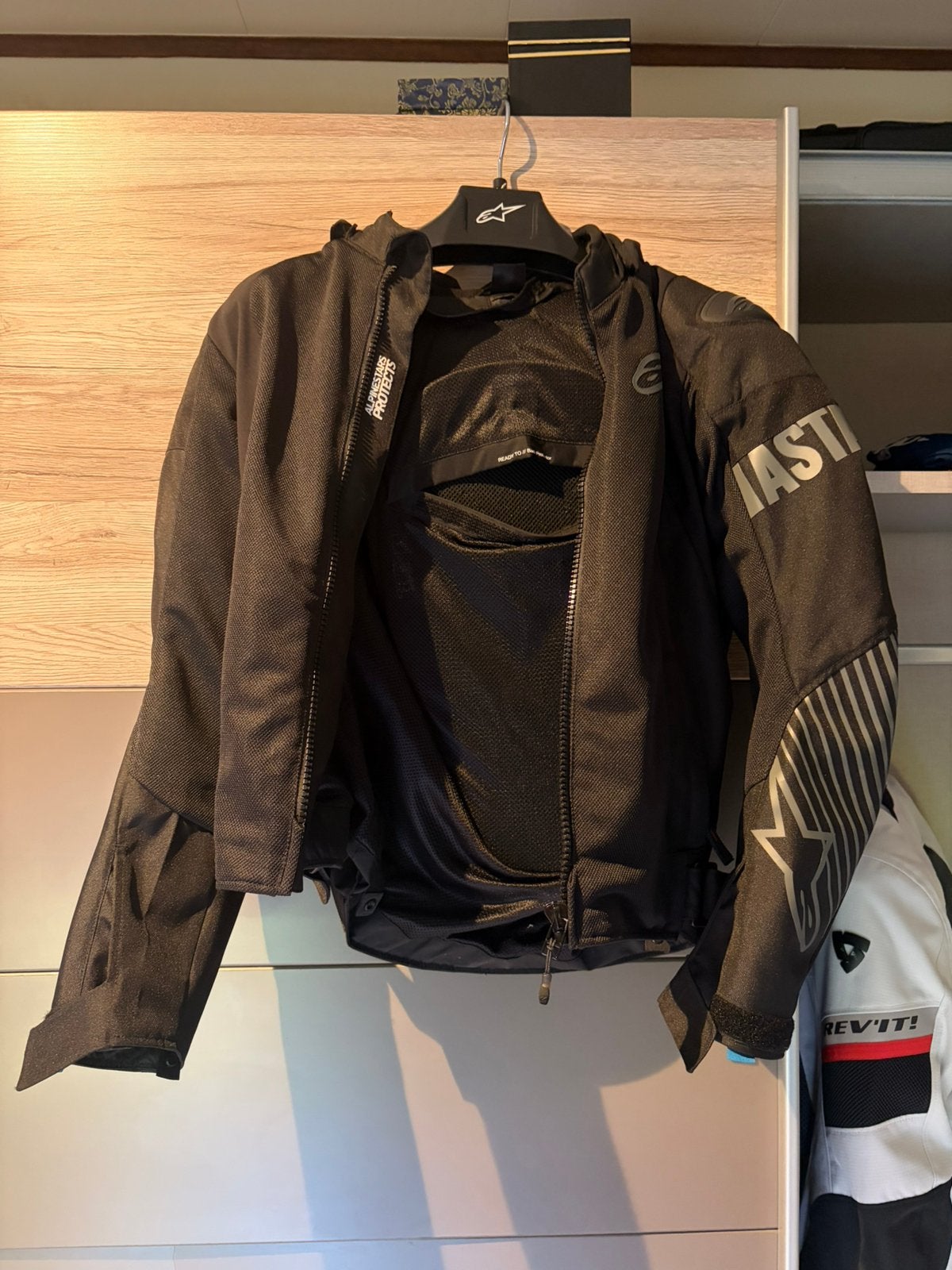 motojas maat S, Motoren, Ophalen