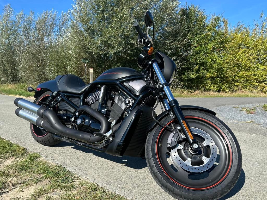 Nightrod met slechts 11000km eerste eigenaar ongevalvrij, Motoren, 2 cilinders, Occasion, Motorrijbewijs A, Particulier