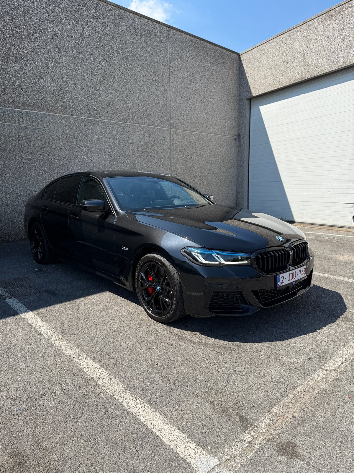 BMW 545e xDrive M Sport Pro | 32.970km | Laser | HUD | HK, Autos, Cuir, Noir, 6 cylindres, Particulier