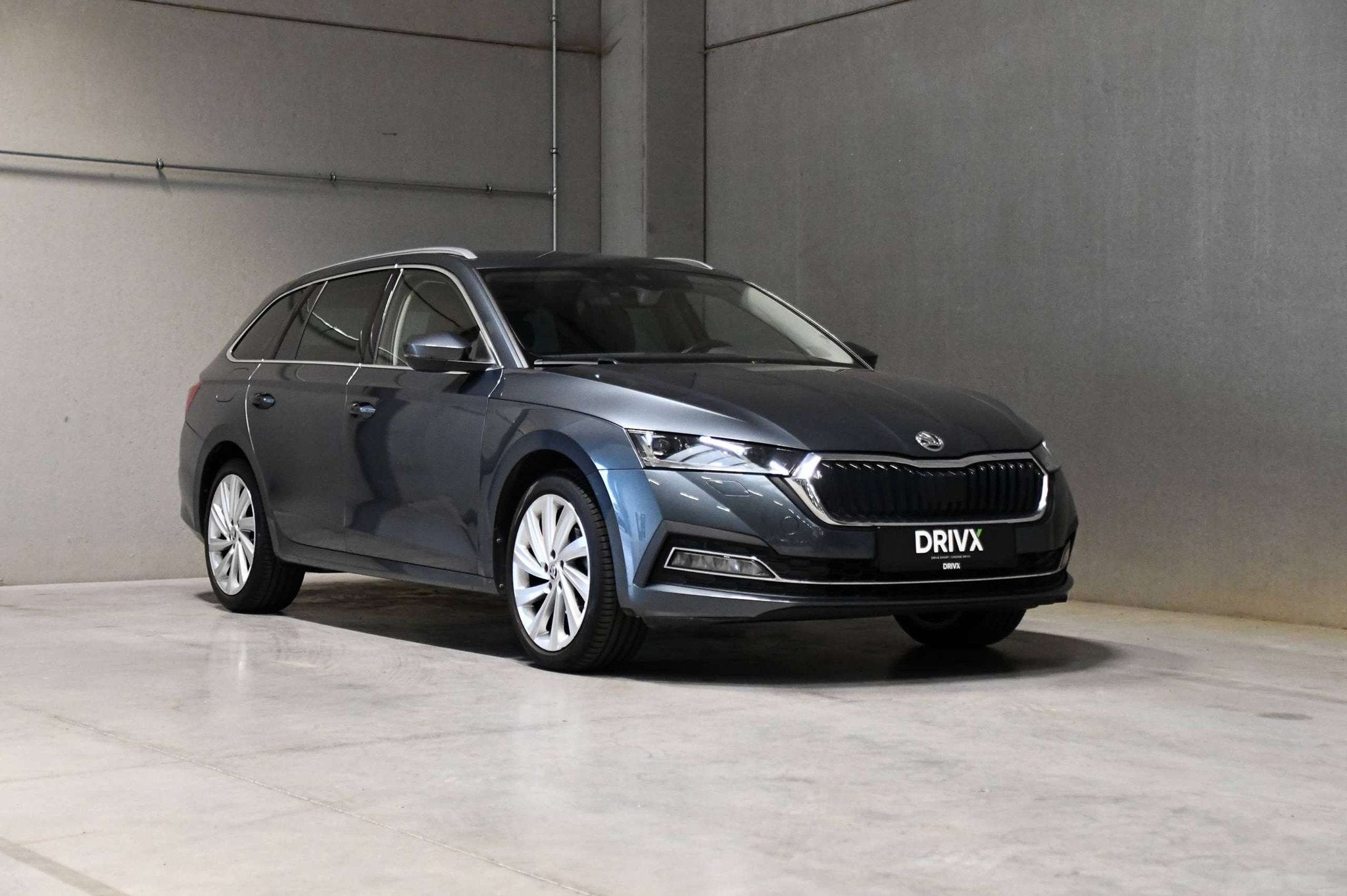 Skoda Octavia Octavia Combi - MHEV - Style - Zetelverwarming, Autos, Argent ou Gris, Achat, Entreprise, Noir
