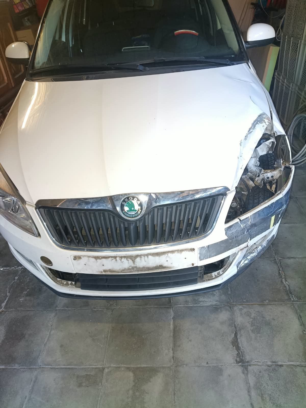 Skoda fabia - ongevalauto - start en rijd nog, Particulier, Fabia, Te koop, Benzine