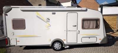 Caravan perfecte staat met Mover,Luifel, Grand lit, Jusqu'à 4, 5 à 6 mètres, Particulier
