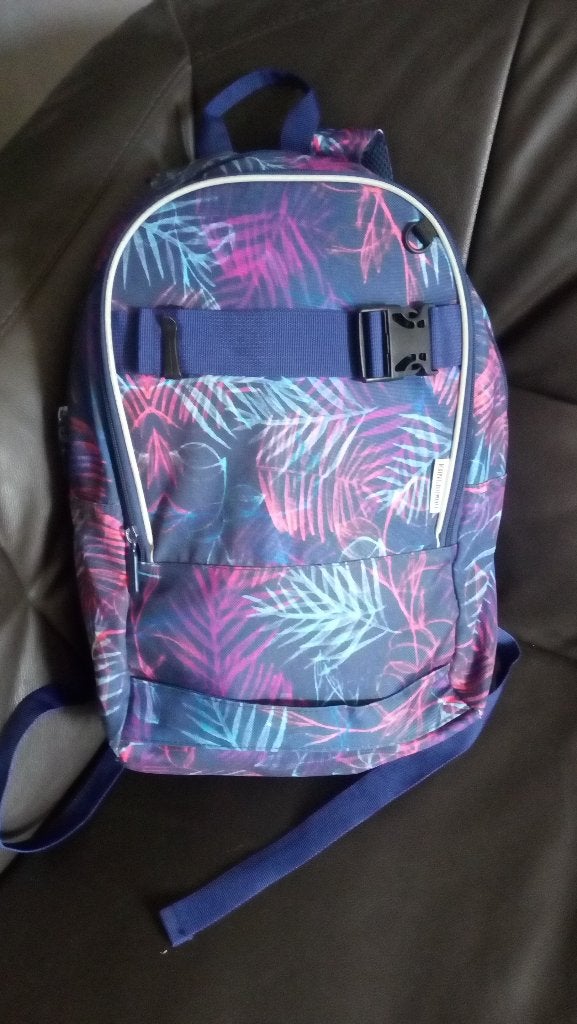 un sac a dos fin primaire début secondaire, Enlèvement ou Envoi