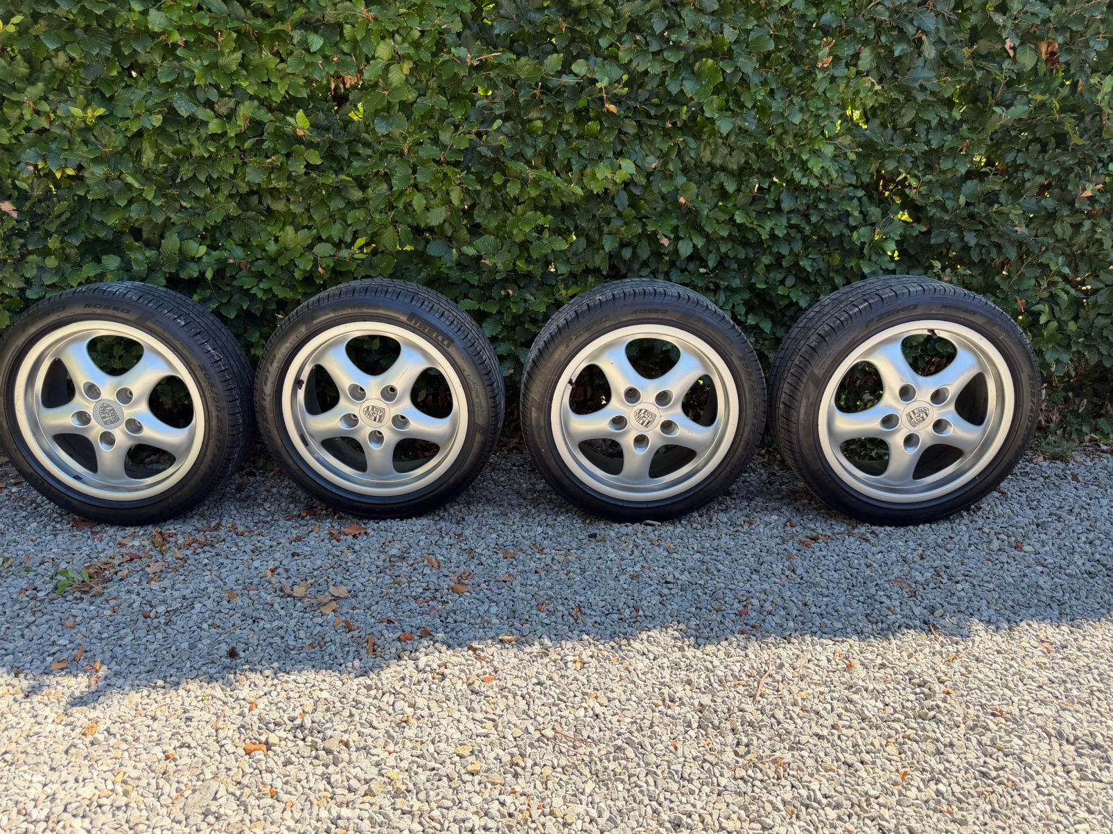 Originele Porsche 993 lichtmetalen velgen met goede banden., 255 mm, Véhicule de tourisme, Pneus été, Enlèvement