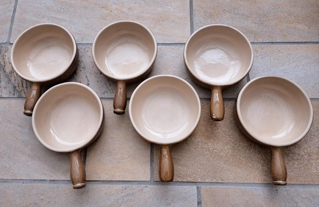 Set van 6 grote keramische potten Emile Henry (Frankrijk), Huis en Inrichting, Keuken | Servies, Ophalen of Verzenden, Zo goed als nieuw