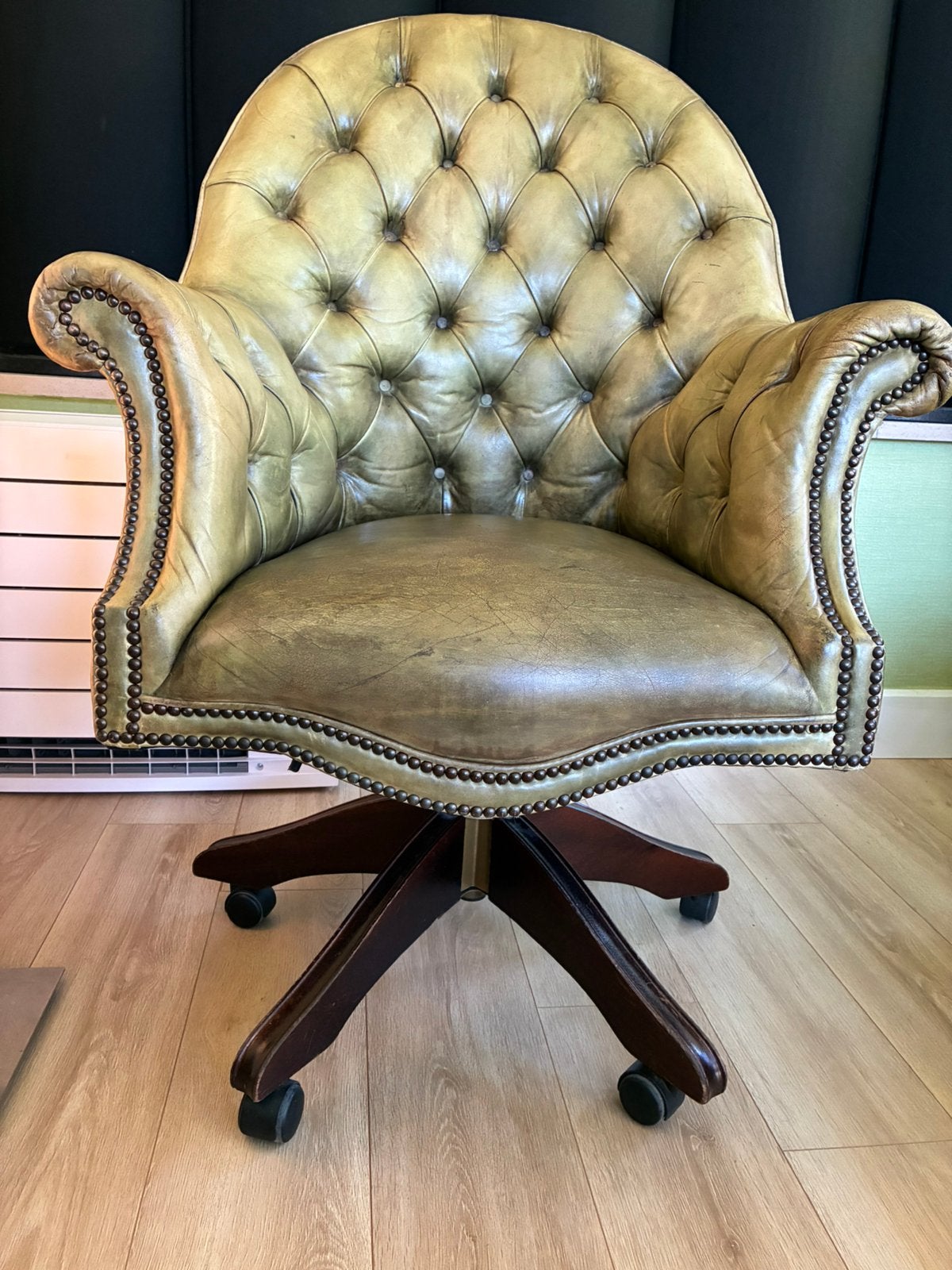 Bureaustoel engelse chesterfield model director chair leder, Enlèvement, Comme neuf, Chaise de bureau