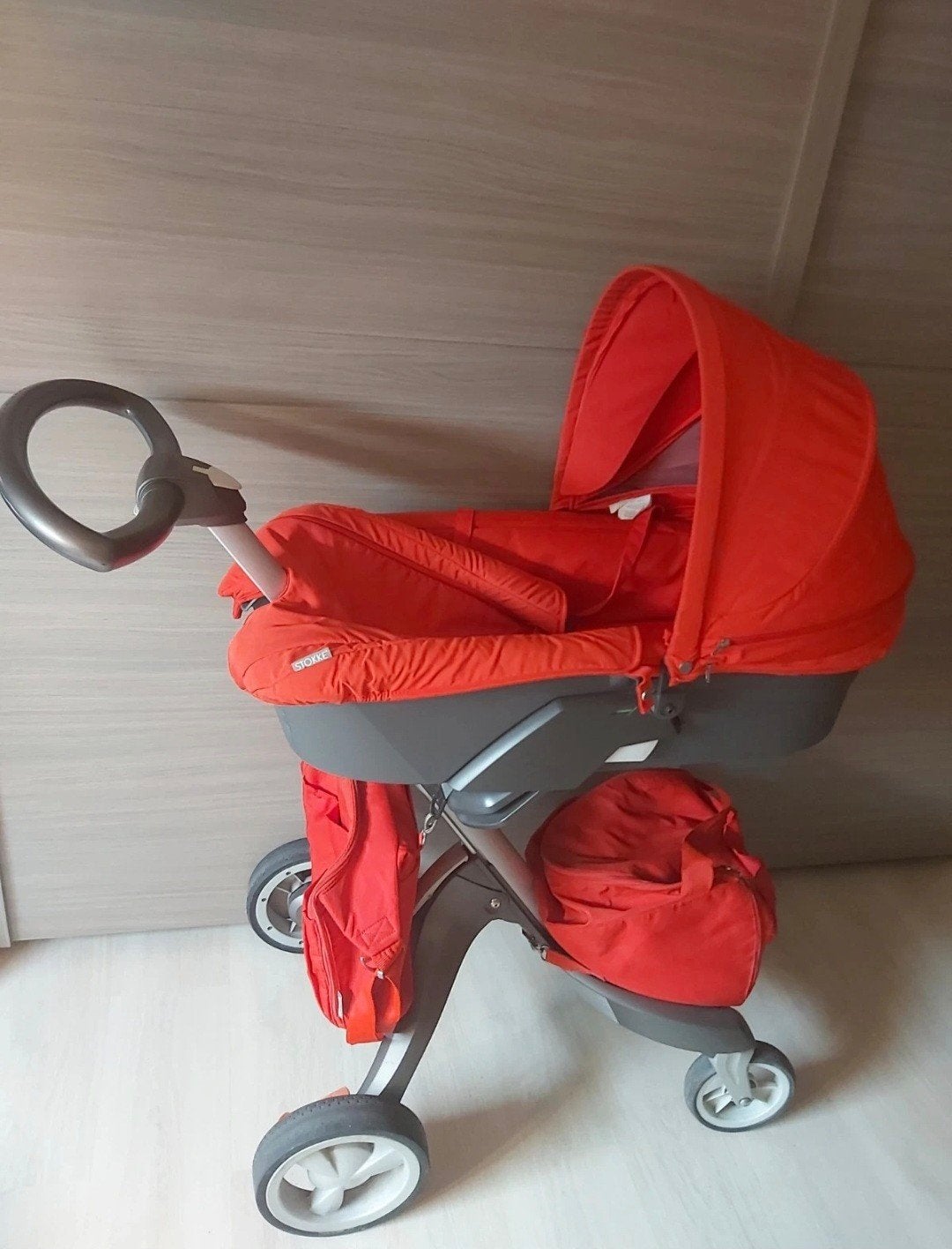 Buggy Stokke + de nombreux accessoires, Enlèvement