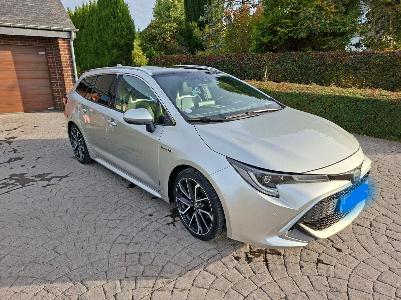 Toyota corolla touring sport premium, Autos, Cuir, Argent ou Gris, Commande vocale, Entretenue par le concessionnaire