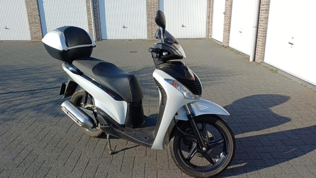 HONDA SH125I 2012, Motoren, Scooter, Particulier, 125 cc, 11 kW of minder