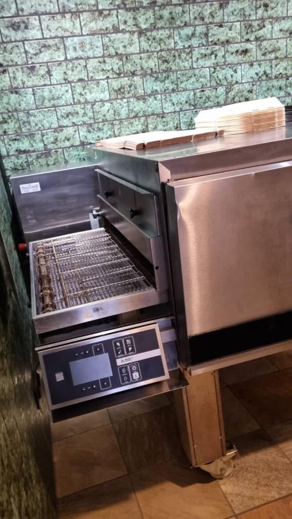 Horeca materialen/ pizza oven Moretti Forni, Zakelijke goederen, Ophalen