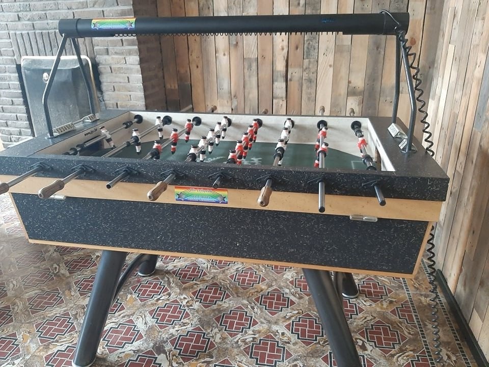 Allerlei biljarts en voetbaltafels., Sport en Fitness, Biljarten en Poolen, Ophalen, Zo goed als nieuw, Biljarttafel