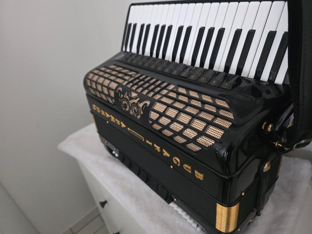 Accordeon Bugari Armando Gold 2+2 casotto, Muziek en Instrumenten, Accordeons, Ophalen