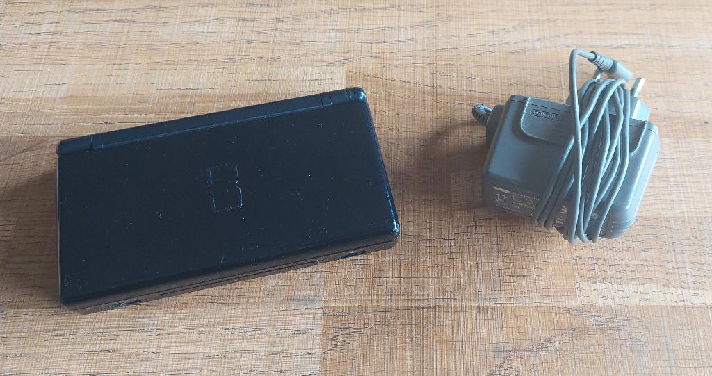 Nintendo DS Lite, Games en Spelcomputers, Spelcomputers | Nintendo DS, Ophalen, Gebruikt, Zwart, DS Lite