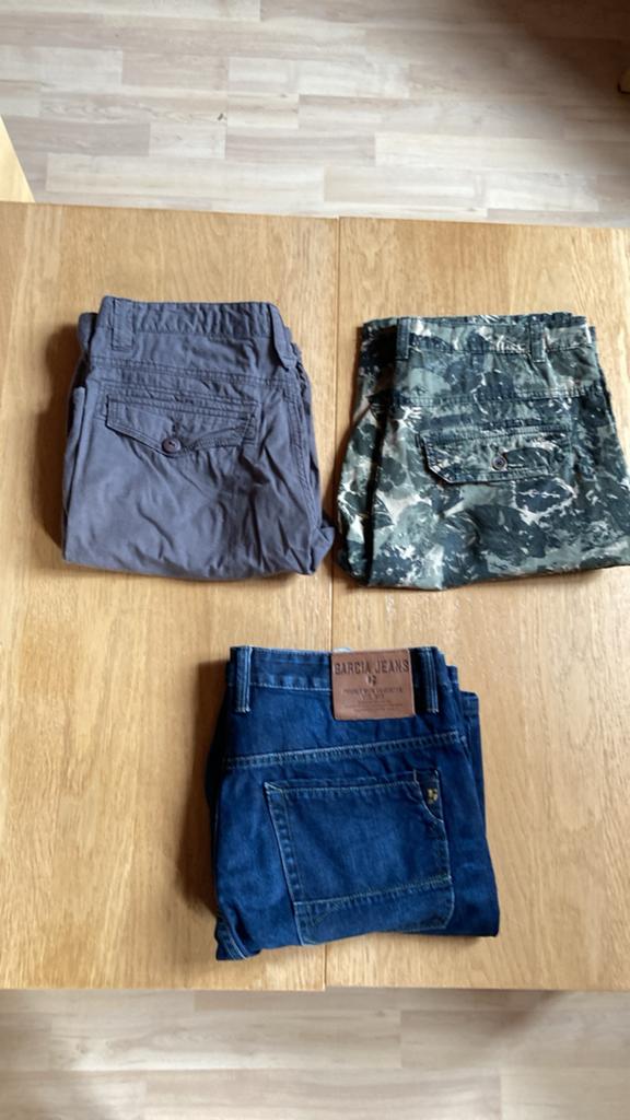 Korte herenbroeken zomer, drie stuks, Ophalen, Gedragen, Maat 48/50 (M)