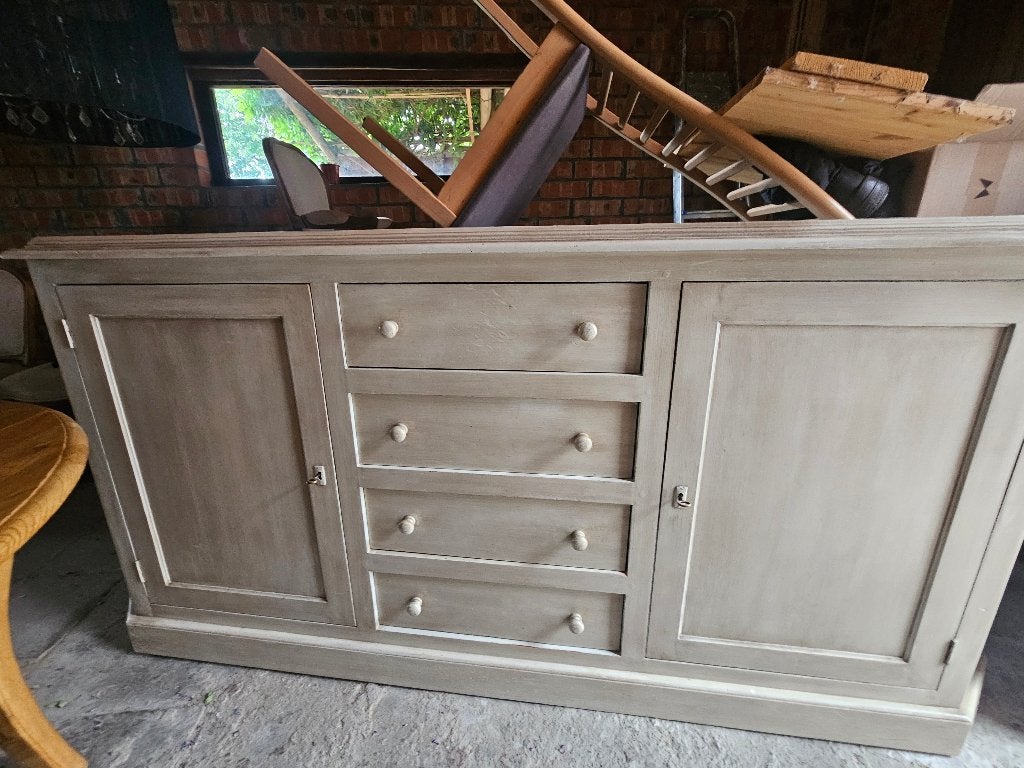 Massieve houten vitrine/buffetkast beige, Huis en Inrichting, Kasten | Vitrinekasten, Ophalen, Gebruikt, Met deur(en), 200 cm of meer