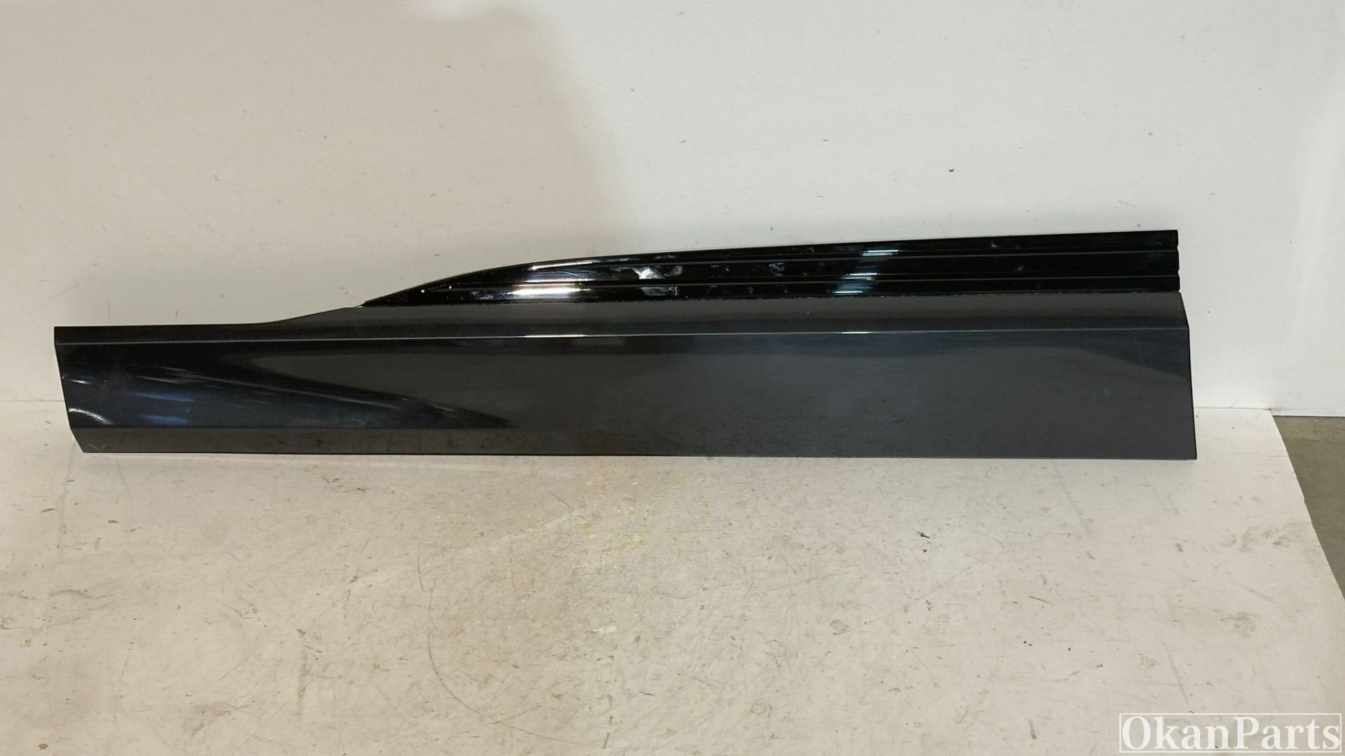 Audi e-Tron 4KE linker voordeur portier sierlijst links, Info@fabrikant.eu, Fabrikantstraat 1
1000 AA  Amsterdam, NL, Voor, Fabrikant BV