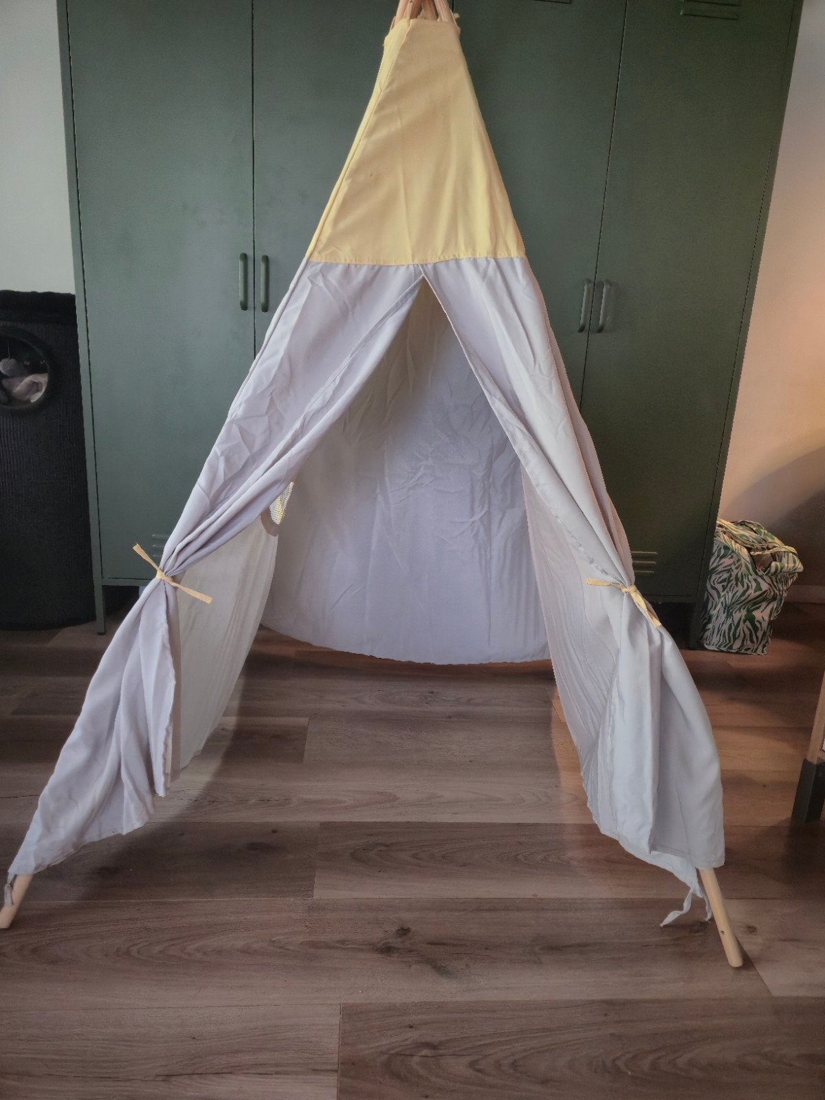 Tipi speeltent, Ophalen