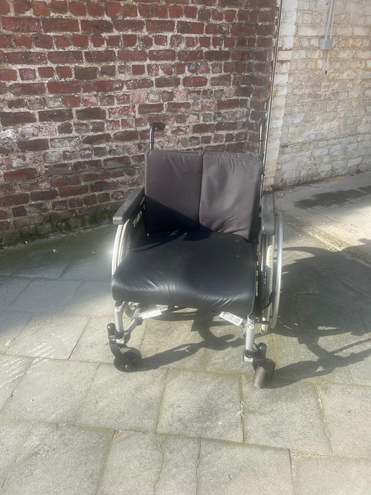 Chaise roulante avec cousin, Divers, Enlèvement, Pliant, Utilisé, Fauteuil roulant à pousser