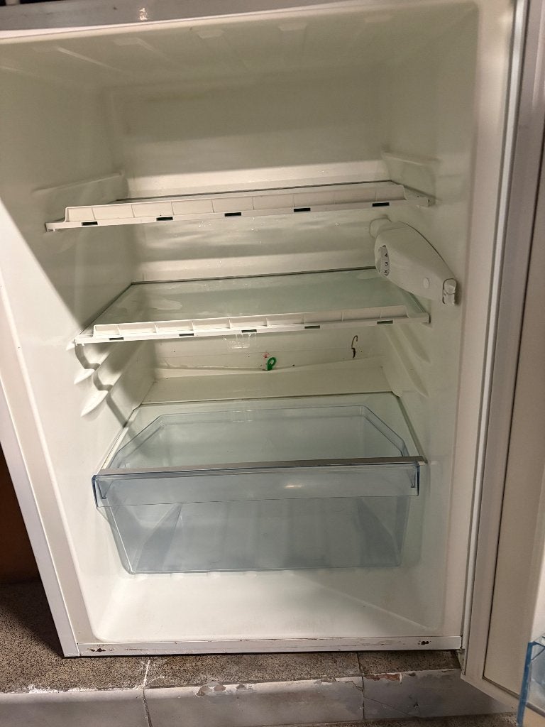 Zo goed als nieuw tafelmodel merk AEG koelkast, Elektronische apparatuur, Ophalen, Zo goed als nieuw, Zonder vriesvak