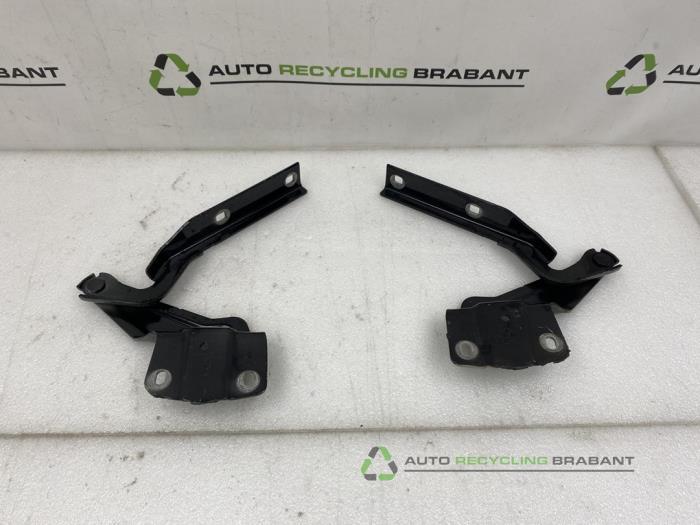 Charnière capot d'un Volkswagen Jetta, -, 3 mois de garantie, Utilisé, -