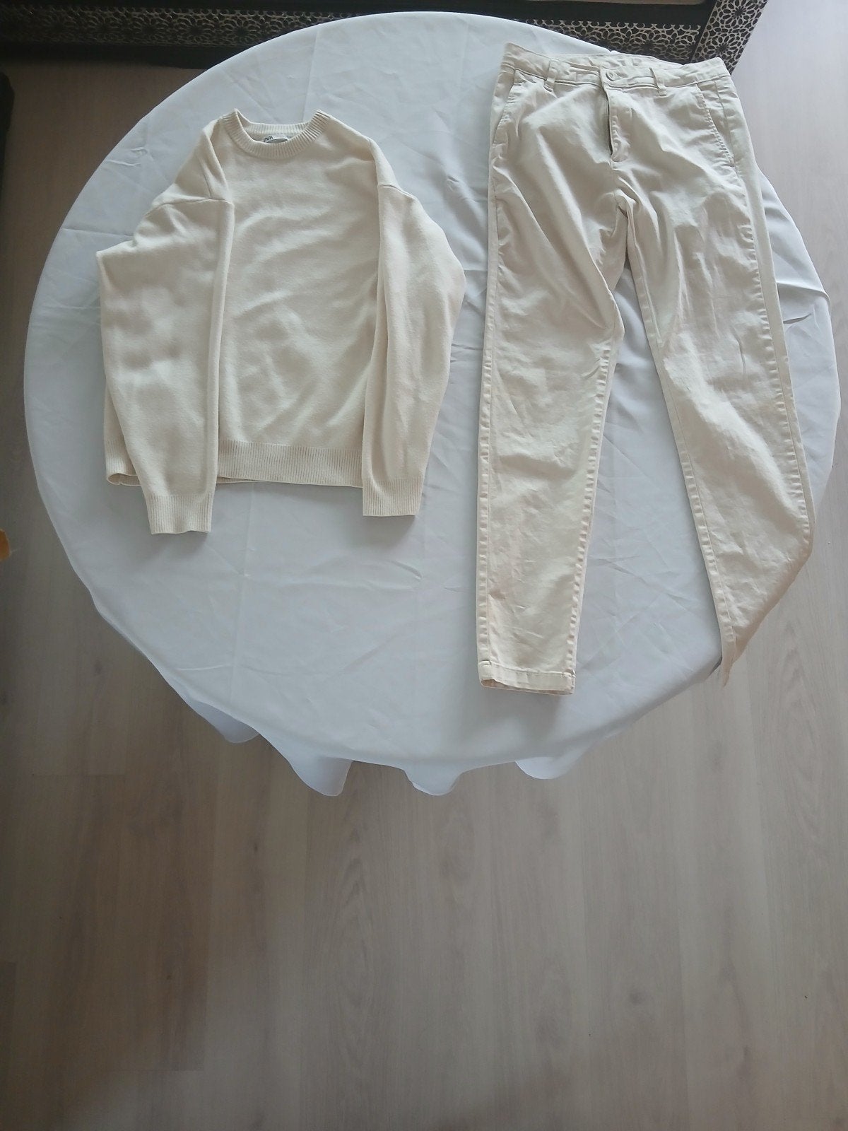 ensemble Zara a vendre tres bon etat, Zara, Beige, Comme neuf, Autres tailles