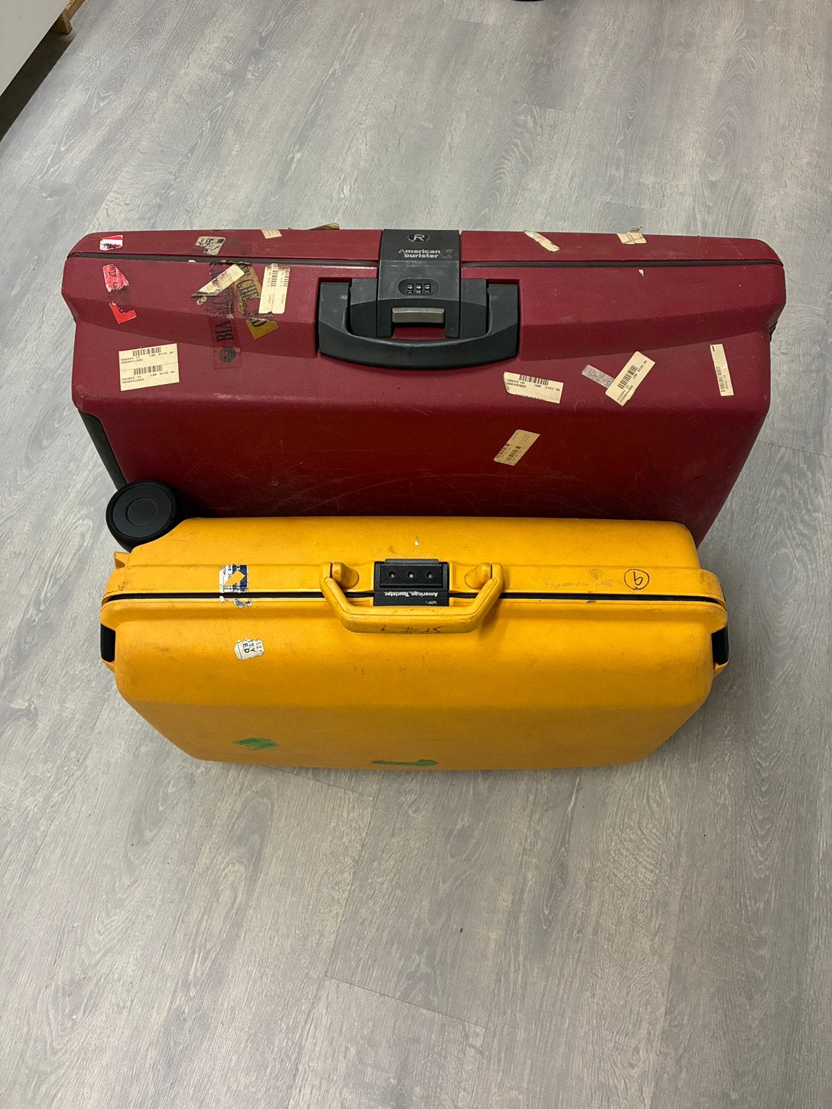 Lot de 2 valises de voyage - enregistrement + bagage à main, Bijoux, Sacs & Beauté, Enlèvement, Utilisé, Roulettes