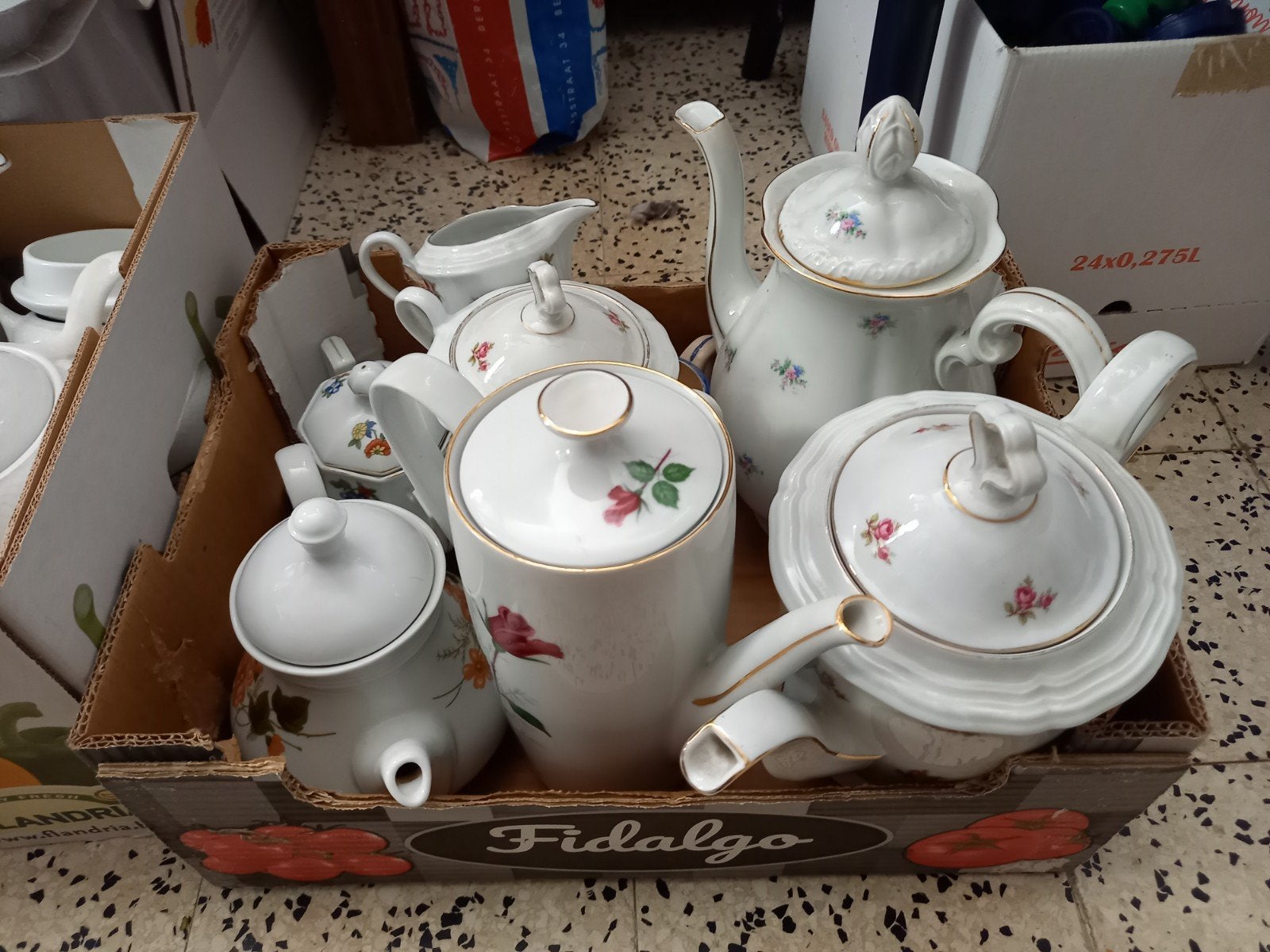 Oude koffiepotten, Ophalen