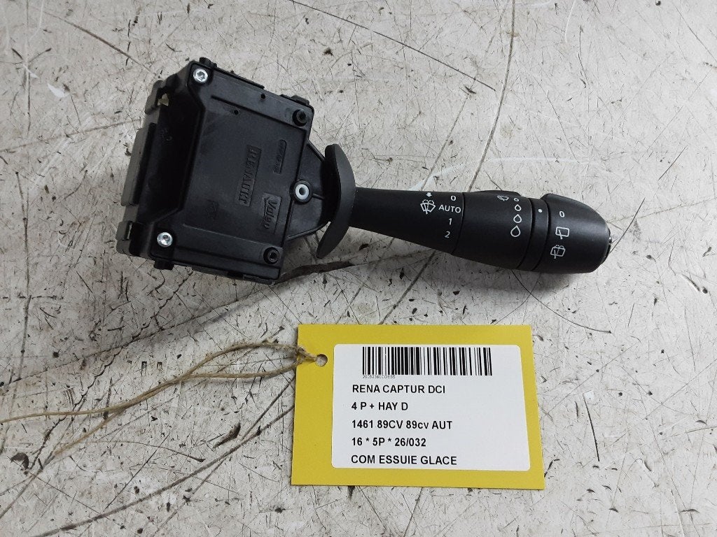 RUITENWISSER SCHAKELAAR Renault Captur I (2R) (255675887R), Gebruikt, Renault, Peter-Huppertz-Straße 5
51063  Köln, DE, Dialog.deutschland@renault.de