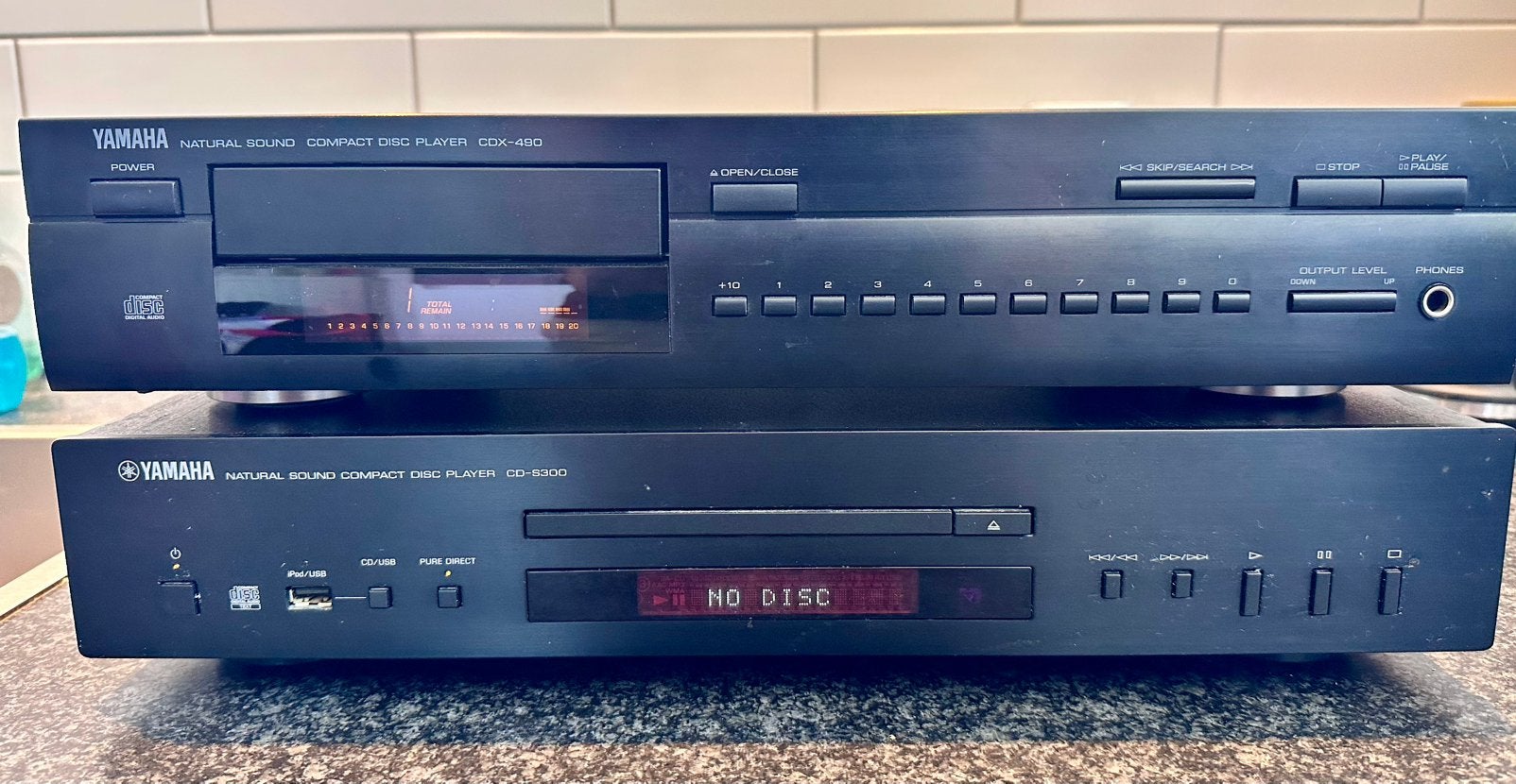 2 x Yamaha CD speler voor onderdelen, TV, Hi-fi & Vidéo, Enlèvement, Ne fonctionne pas
