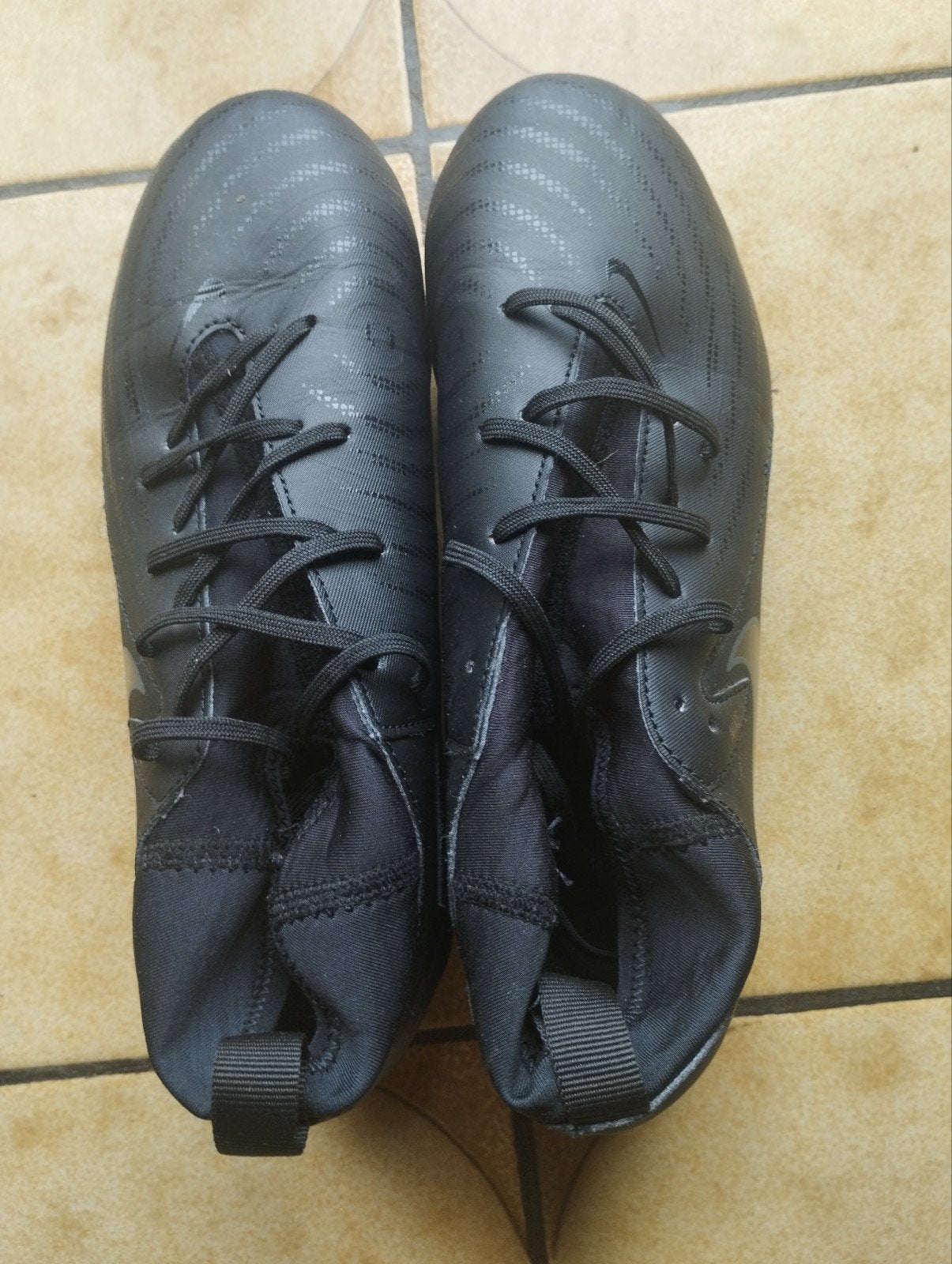 Chaussures de football Nike taille 37,5, Sports & Fitness, Enlèvement ou Envoi