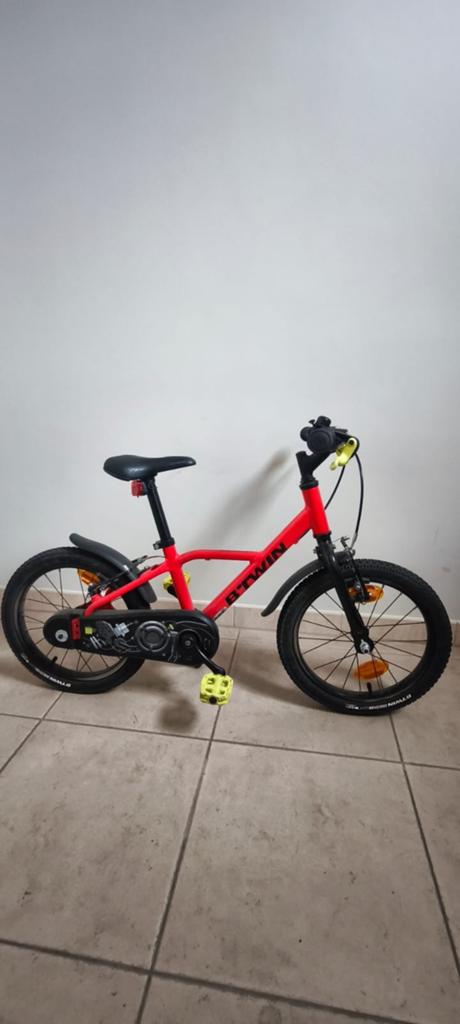 Kinderfiets 16inch met bijhorende zijwieltjes, Fietsen en Brommers, Fietsen | Kinderfietsjes, Ophalen, Zijwieltjes