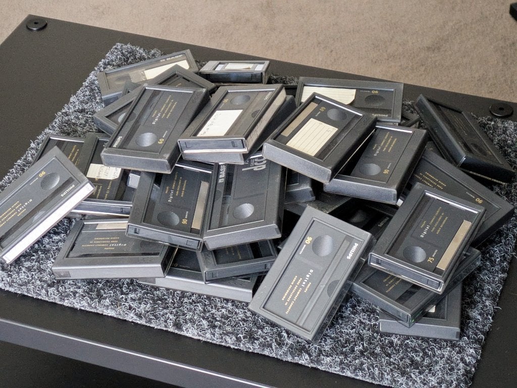 38x gebruikte Philips 90 en BASF DCC cassettes, Enlèvement ou Envoi, Utilisé, 26 cassettes audio ou plus, Pré-enregistrées